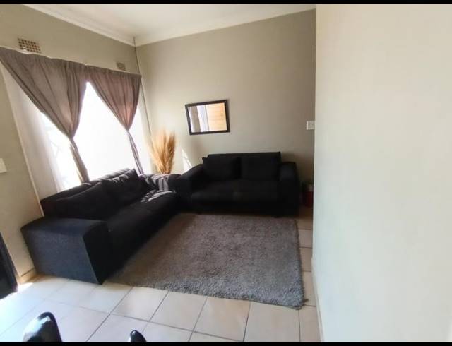 2 BEDROOM PROPERTY TO RENT IN WITPOORTJIE